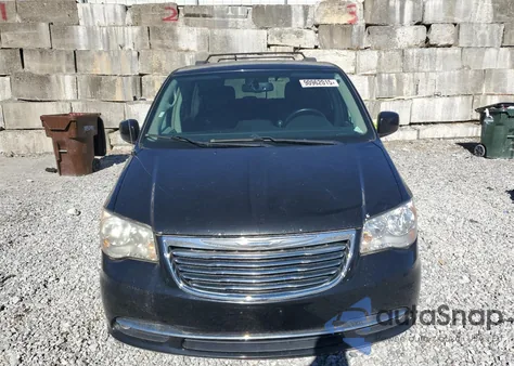 2016 Chrysler Town & Country Touring from USA, damaged, VIN 2C4RC1BG6GR148099